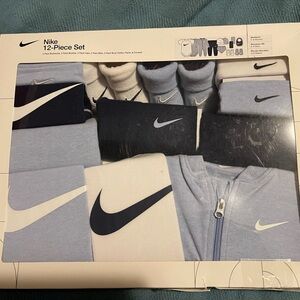 Nike
Baby Newborn-6 Months Just Do It 12-Piece Layette Set
